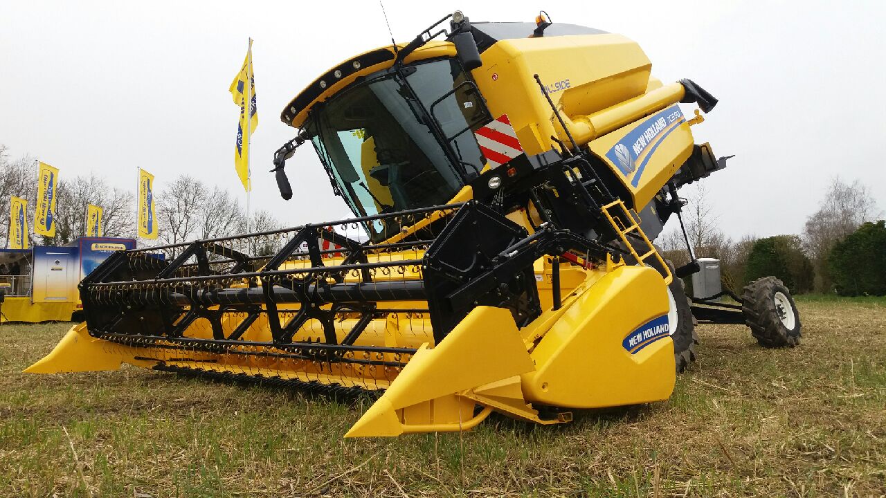 New Holland : Une nouvelle moissonneuse-batteuse Hillside adaptée au marché français