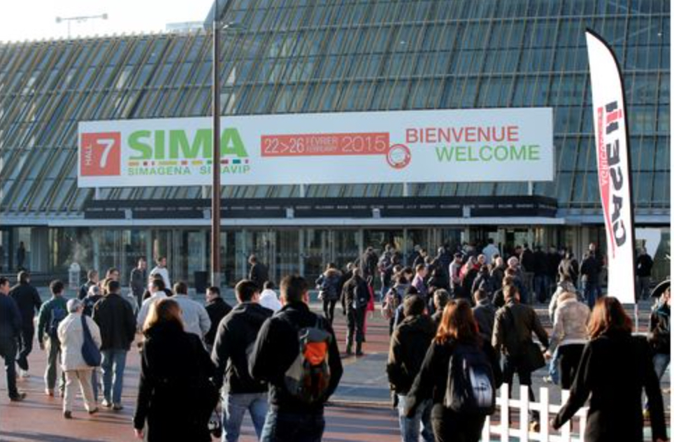 SIMA : Une manifestation prévue sur le stand d’un constructeur !