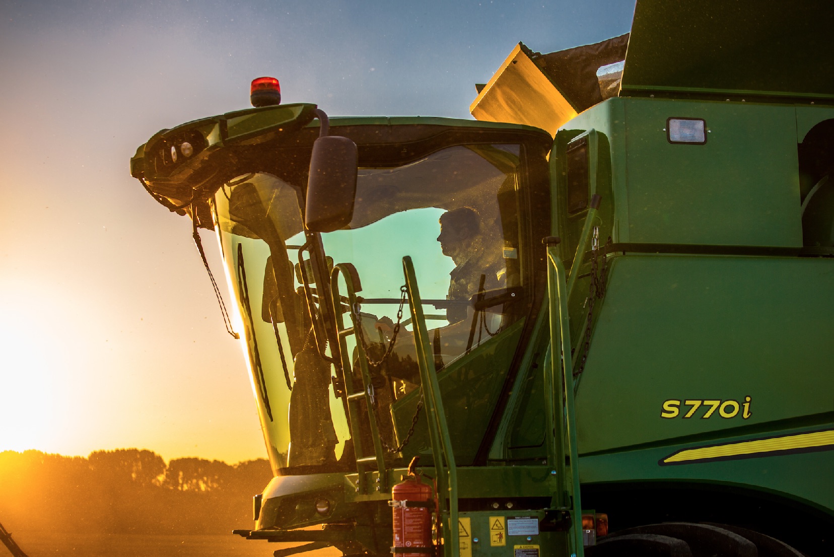 John Deere étoffe sa série 700