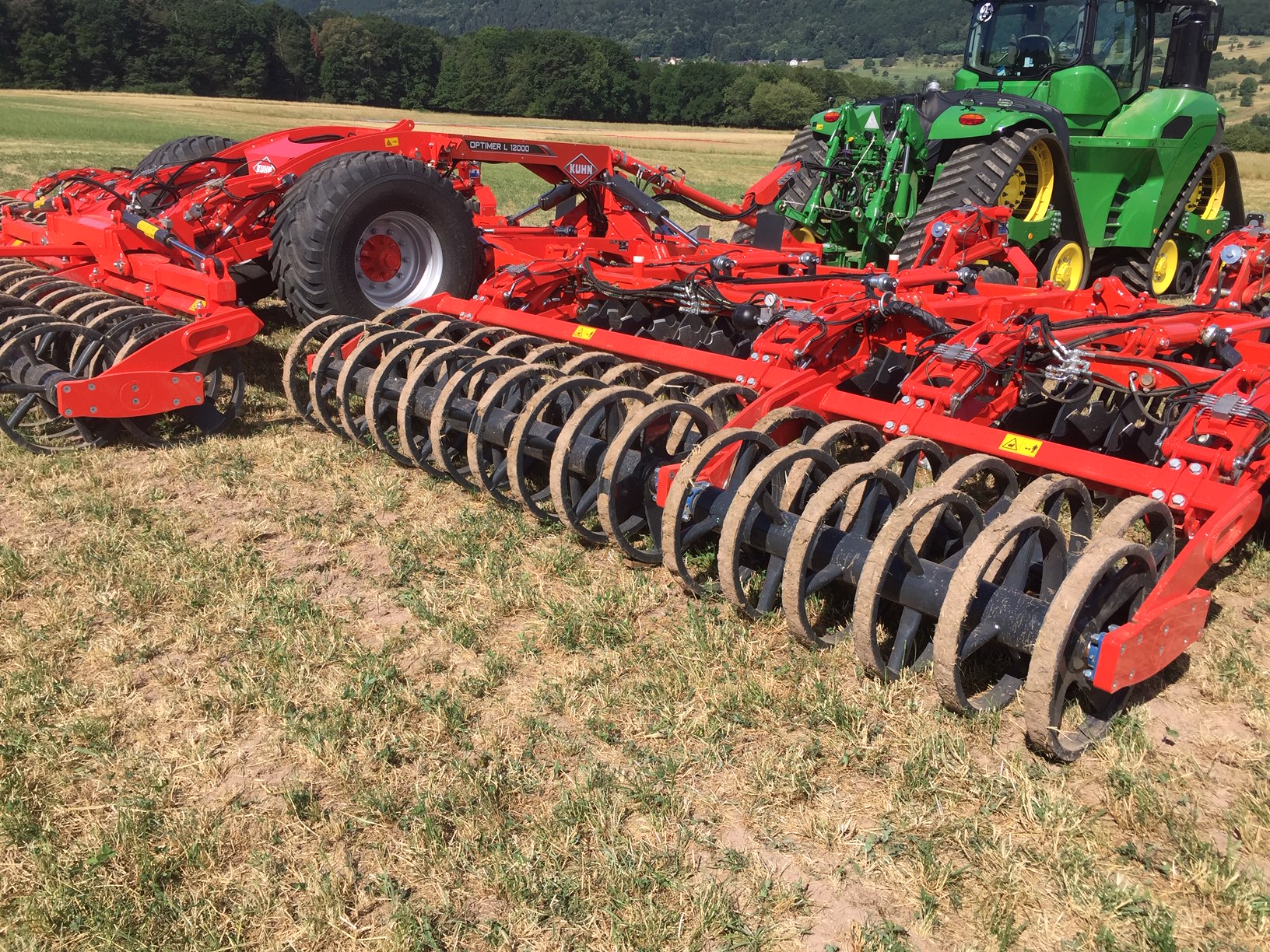 Kuhn présente un nouveau déchaumeur Covercrop Optimer L 12000