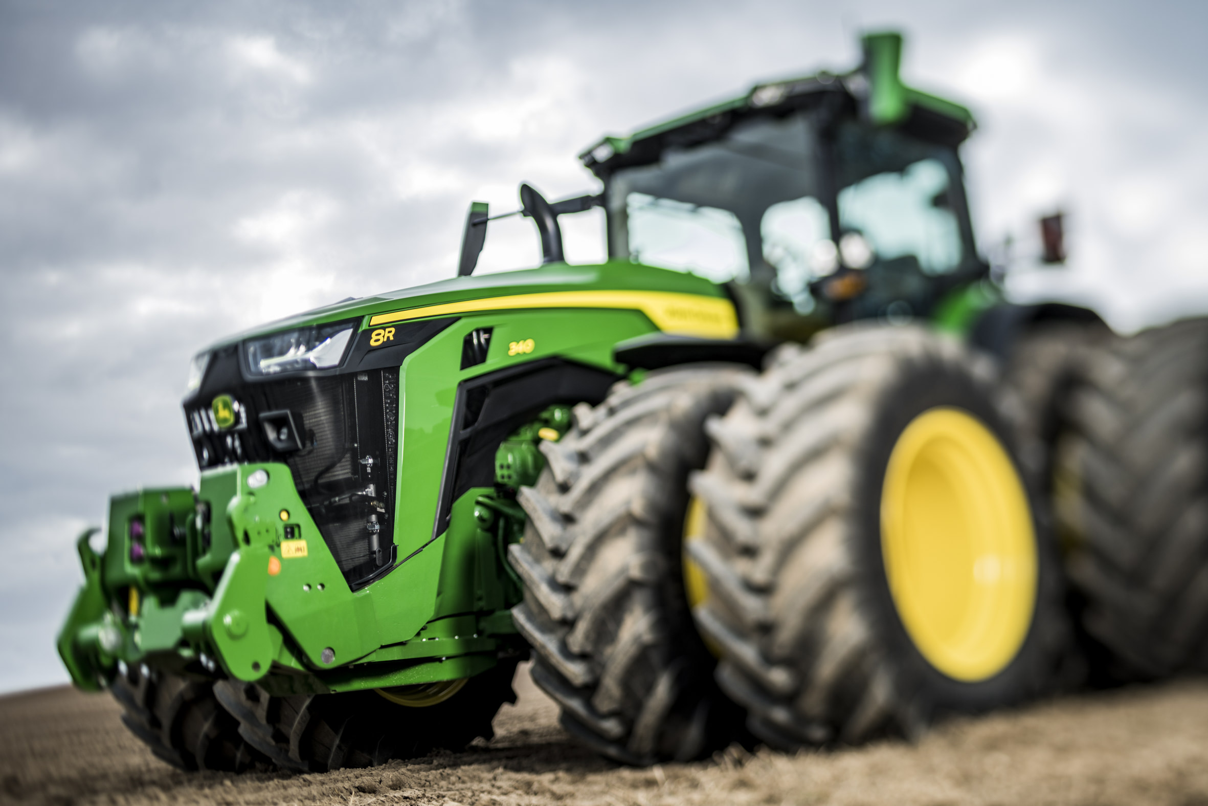 John Deere dévoile ses nouveaux tracteurs 7R et 8R