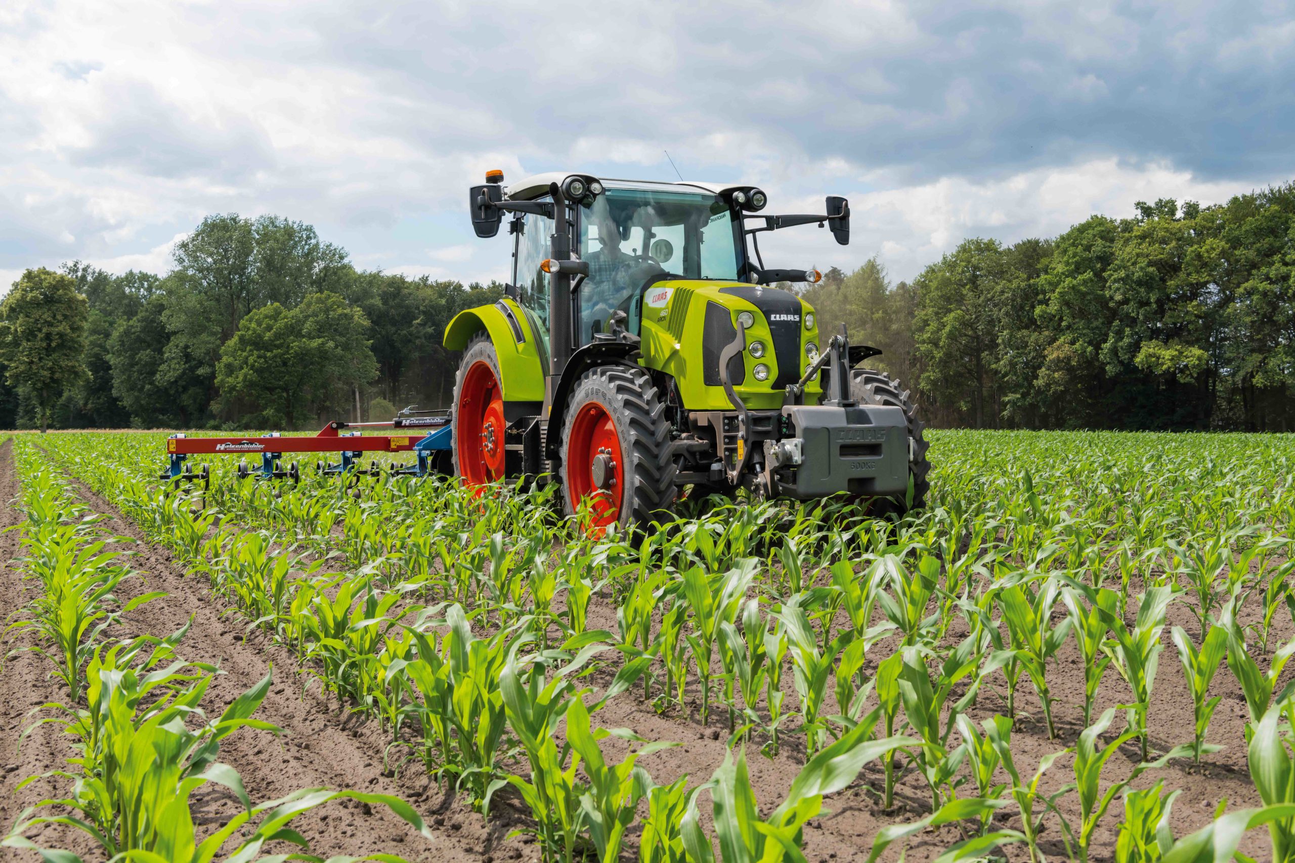 Claas met à jour son tracteur Arion 400